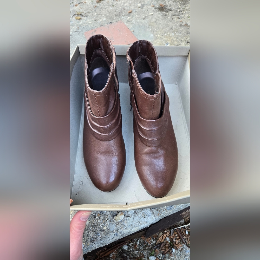 Easy Spirit Size 9